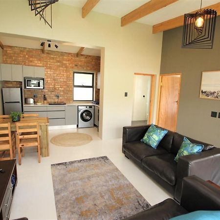 Garden Flat - Walk To The Beach Plettenbergbaai Buitenkant foto