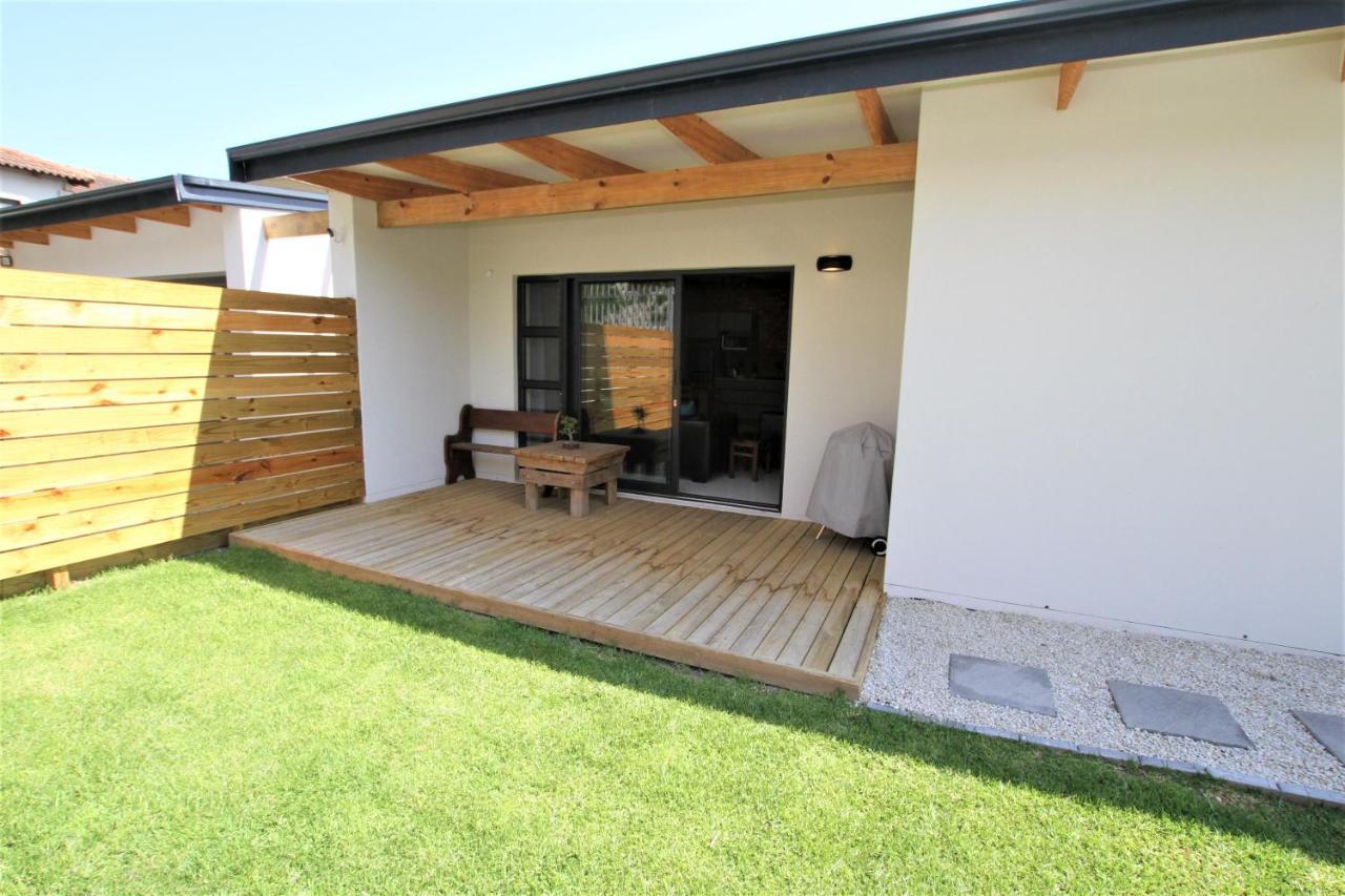 Garden Flat - Walk To The Beach Plettenbergbaai Buitenkant foto